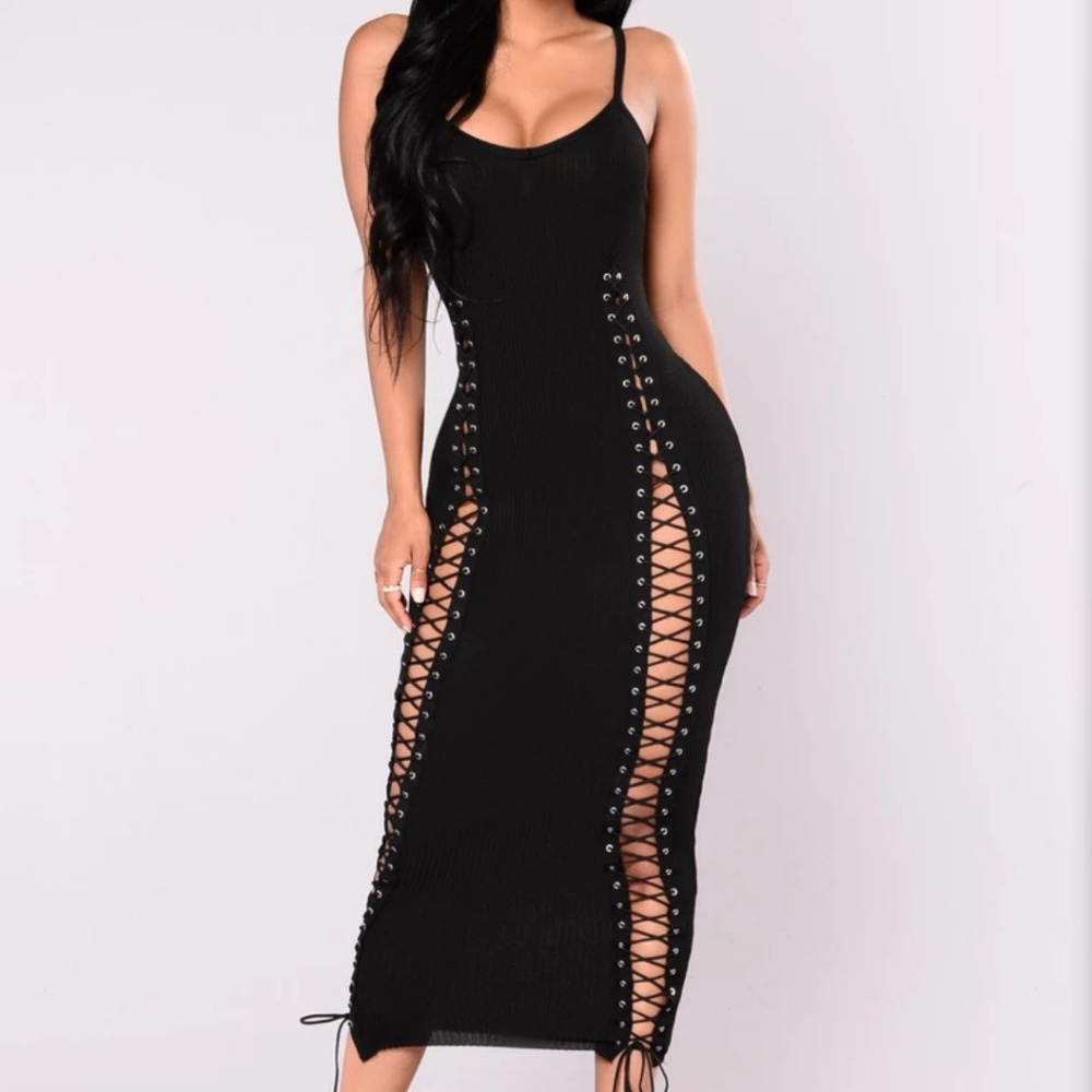 Knit dress, tie slits